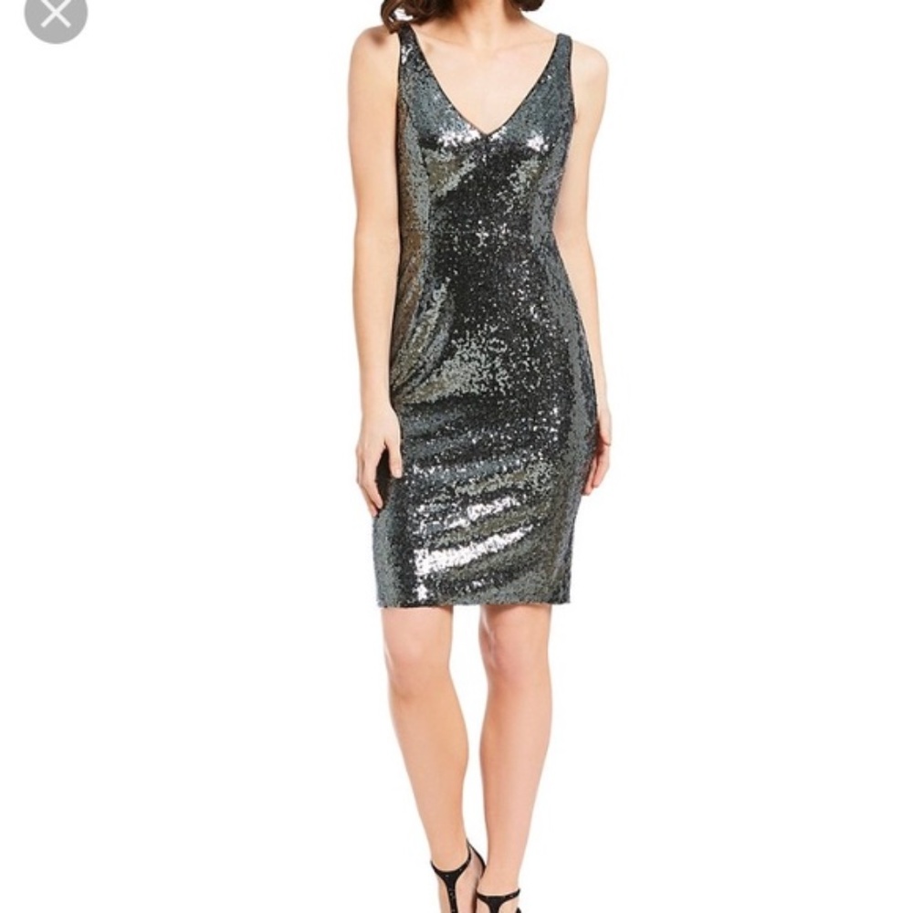 NWT Marina Silver Sequin V Neck Midi Dress Size: L